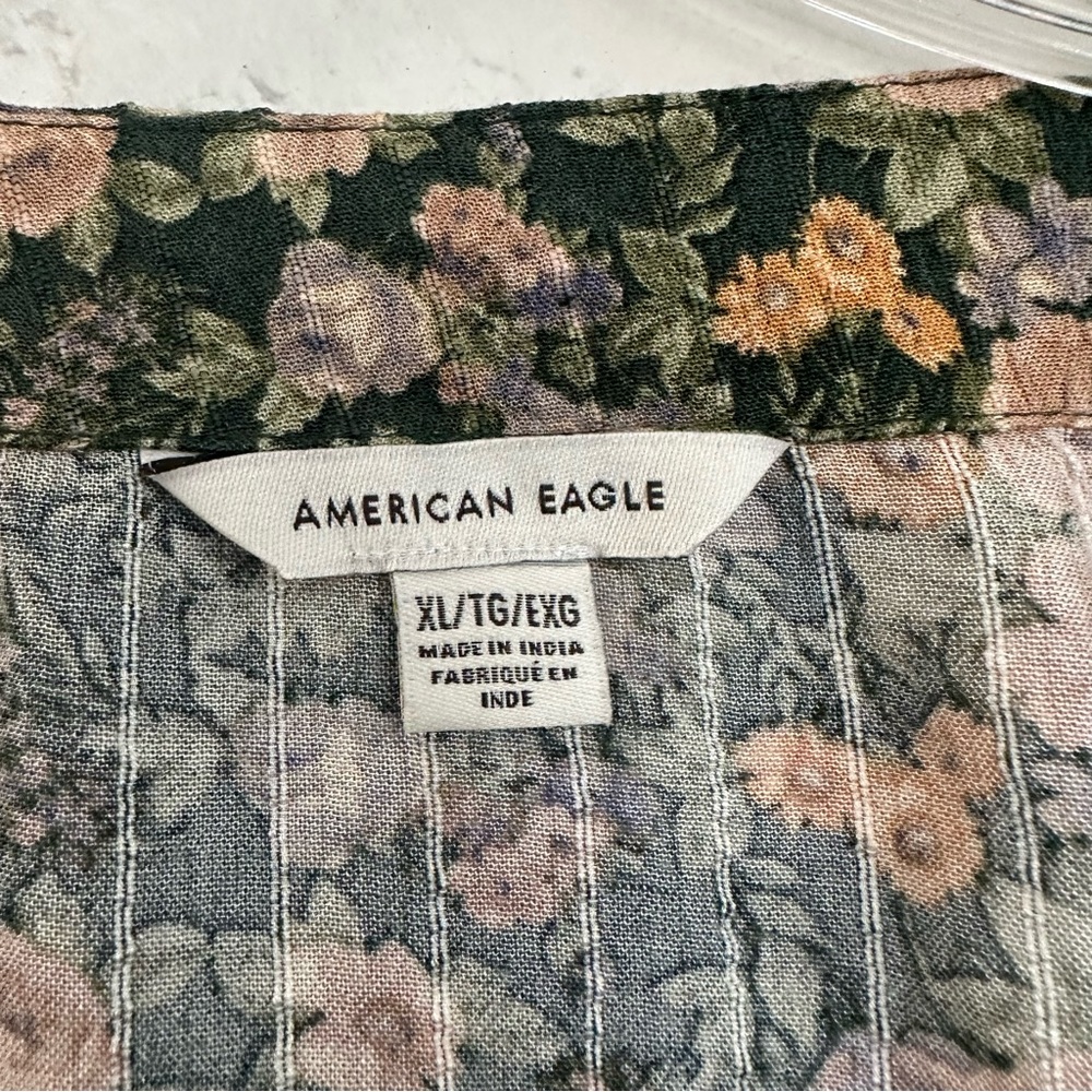 AMERICAN EAGLE Women’s Size XL Floral Faux Wrap Top Bohemian - Picture 6 of 7
